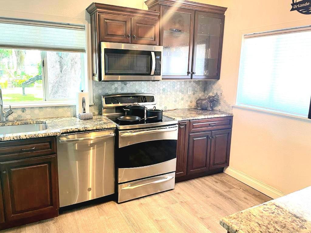 Orlando Lakefront Tiny Homes 6 Plus Month Rentals Oda fotoğraf